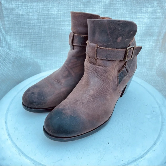 B.O.C. Born Shea Ankle Booties 8.5 M Brown Taupe Leather Buckle Almond Toe - Picture 1 of 8